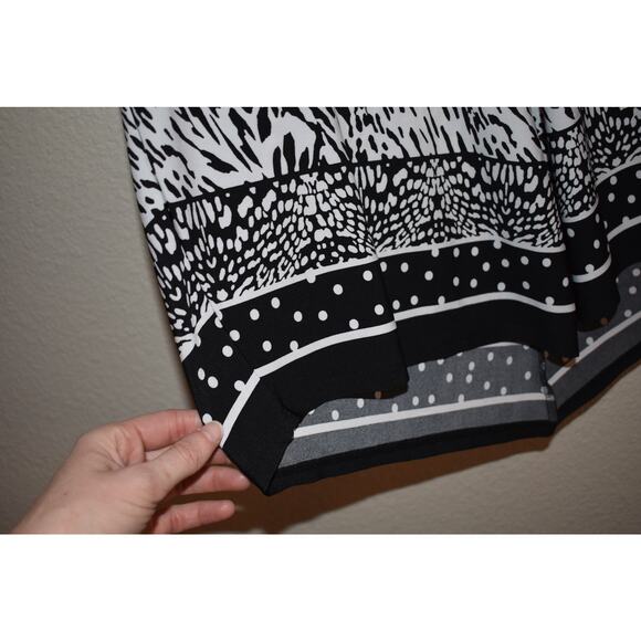 Chicos Dotted Black Animal Asymmetrical Top Size 2 - Picture 5 of 5